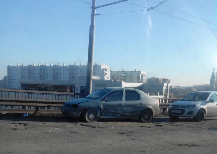 В Астрахани на Новом мосту произошло крупное ДТП