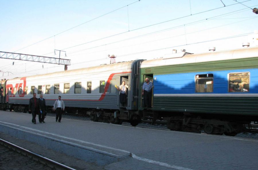 Через Астрахань начнет курсировать поезд Баку-Харьков