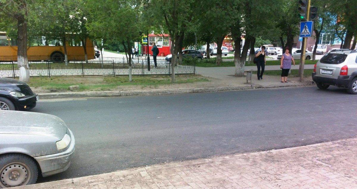 «Легендарную» яму на улице Савушкина закатали асфальтом