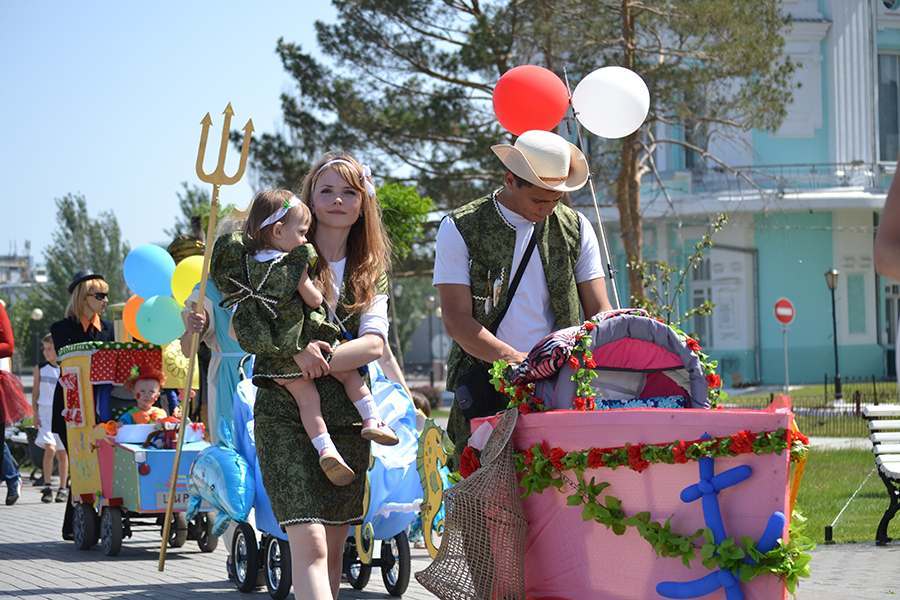 Парад колясок идеи. Парад колясок. Парад детских колясок. Конкурс колясок. Украсить коляску на конкурс.