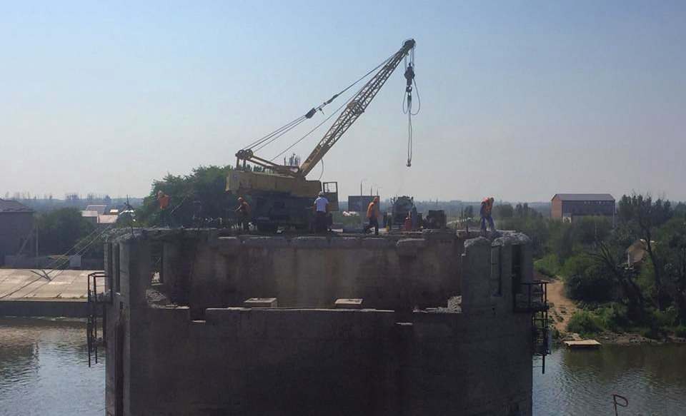 В Астрахани продолжается ремонт Кирикилинского моста