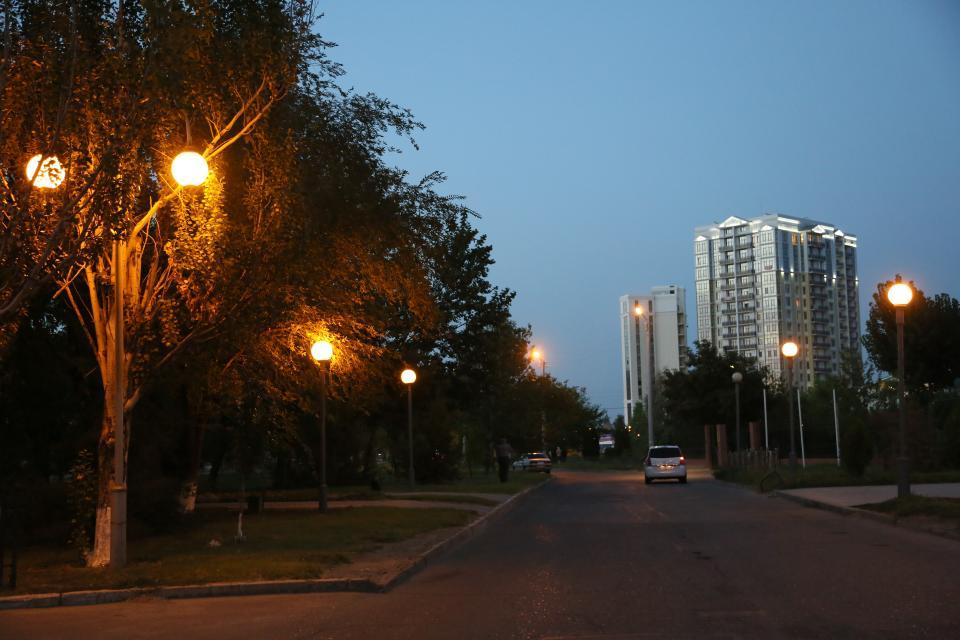 Улицы Астрахани начинают освещать с помощью светодиодов