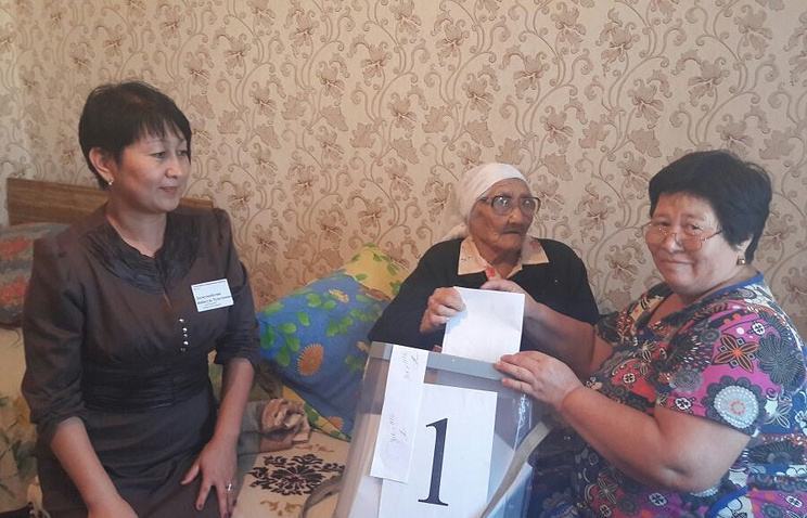 Самая пожилая жительница России проголосовала в Астраханской области