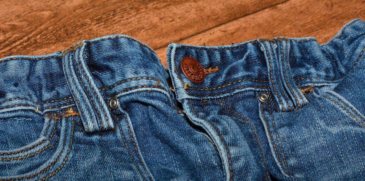 Астраханец не смог незаметно украсть джинсы из магазина