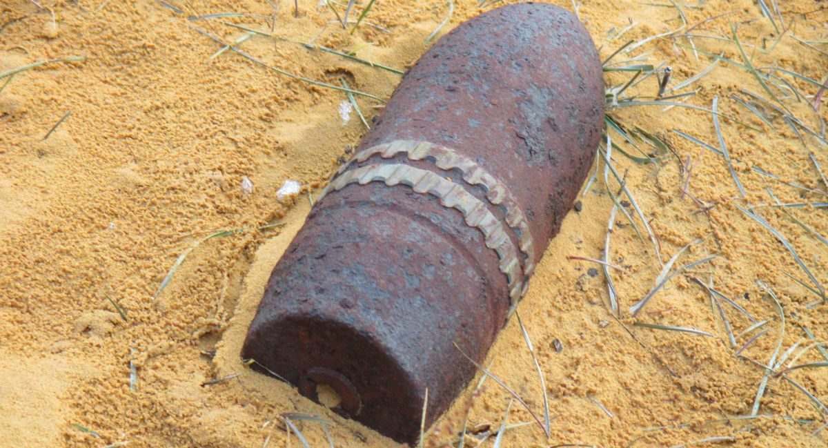 Житель Астраханской области нашел во дворе снаряд