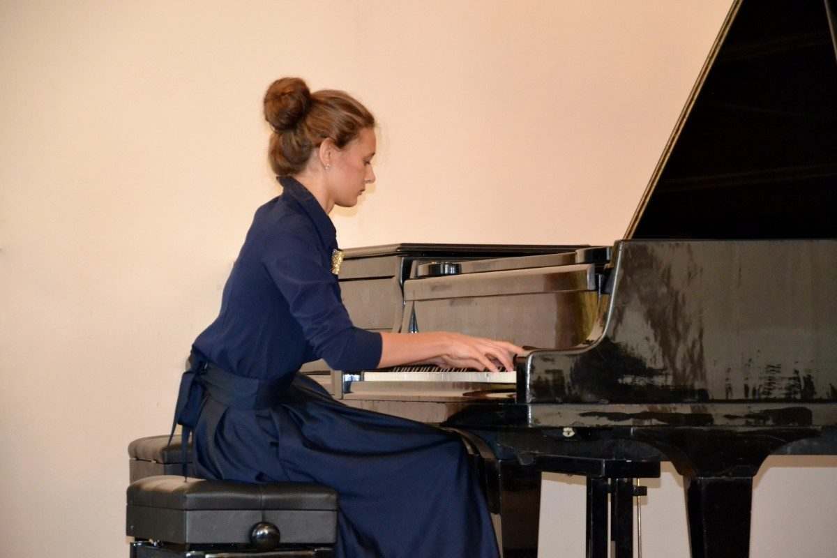 Студентка из Астрахани заняла второе место на Всероссийском конкурсе пианистов