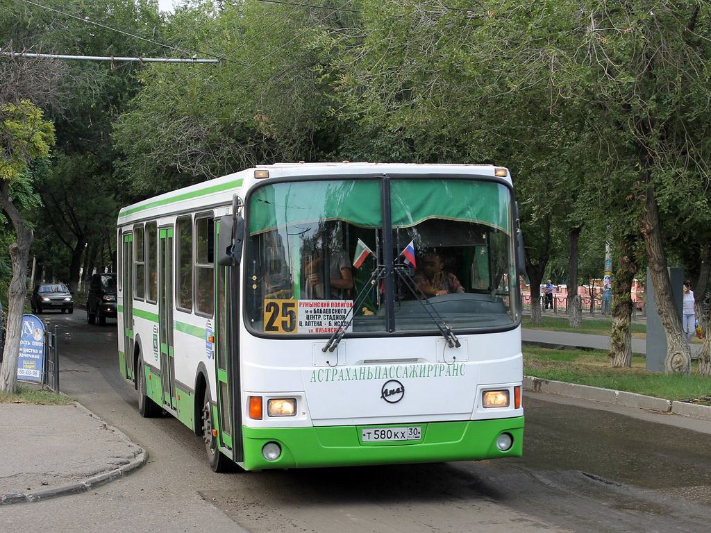 Жителей микрорайона Бабаевского оставляют без автобусов