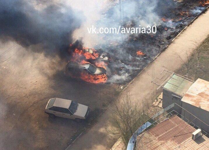 Огненные выходные: в Астрахани горели машины и магазины