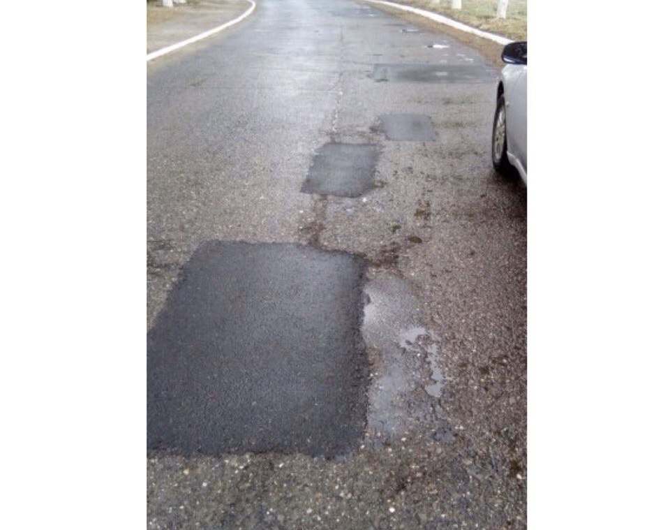 После ремонта одну из астраханских дорог нужно вновь латать