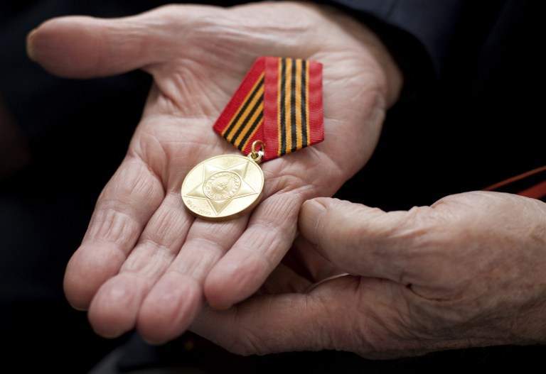 Почти 300 астраханских ветеранов не дожили до медали в честь 75-летия Победы