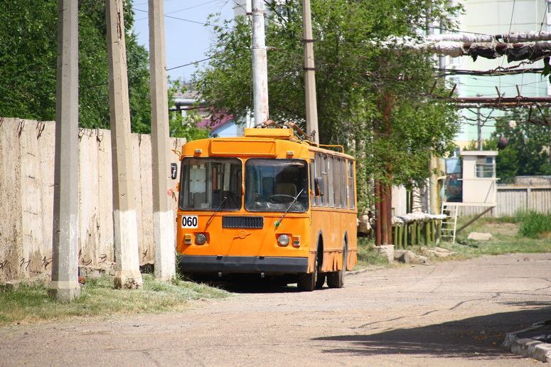 Астраханский троллейбус борется за жизнь