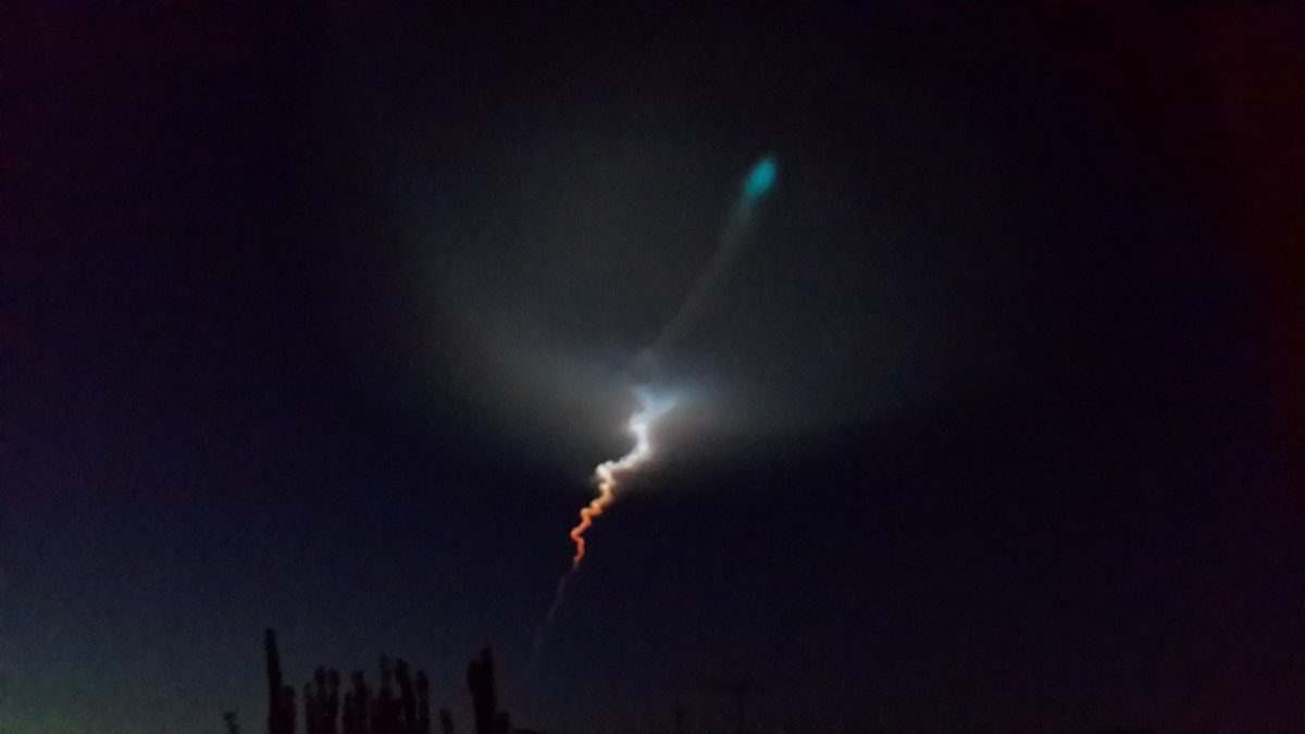 Астраханцы наблюдали в небе запуск баллистической ракеты