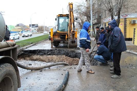 Улица Николая Островского будет перекрыта до конца дня