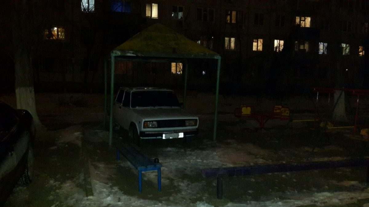 парковка на детской площадке