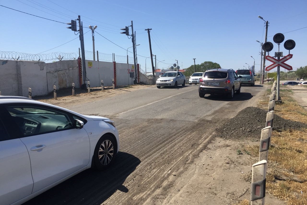 жд переезд астрахань. астраханская железная дорога. камера видеонаблюдения на переезде. веб камера жд переезд астрахань. веб камера жд переезд астрахань.