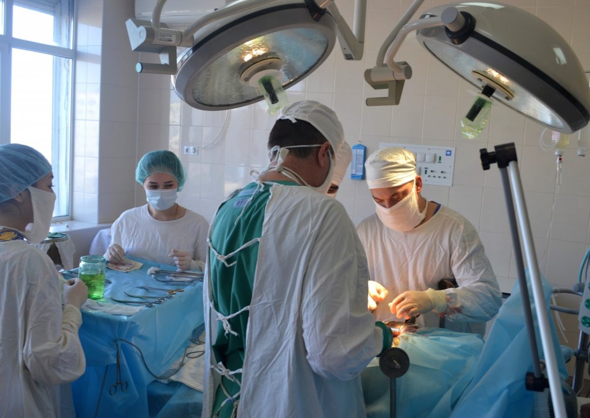 Астраханские медики спасли зрение ребенку