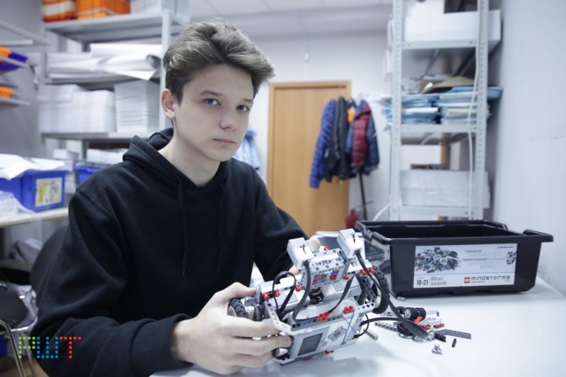Астраханский школьник вошёл в состав сборной России на Всемирной робототехнической олимпиаде