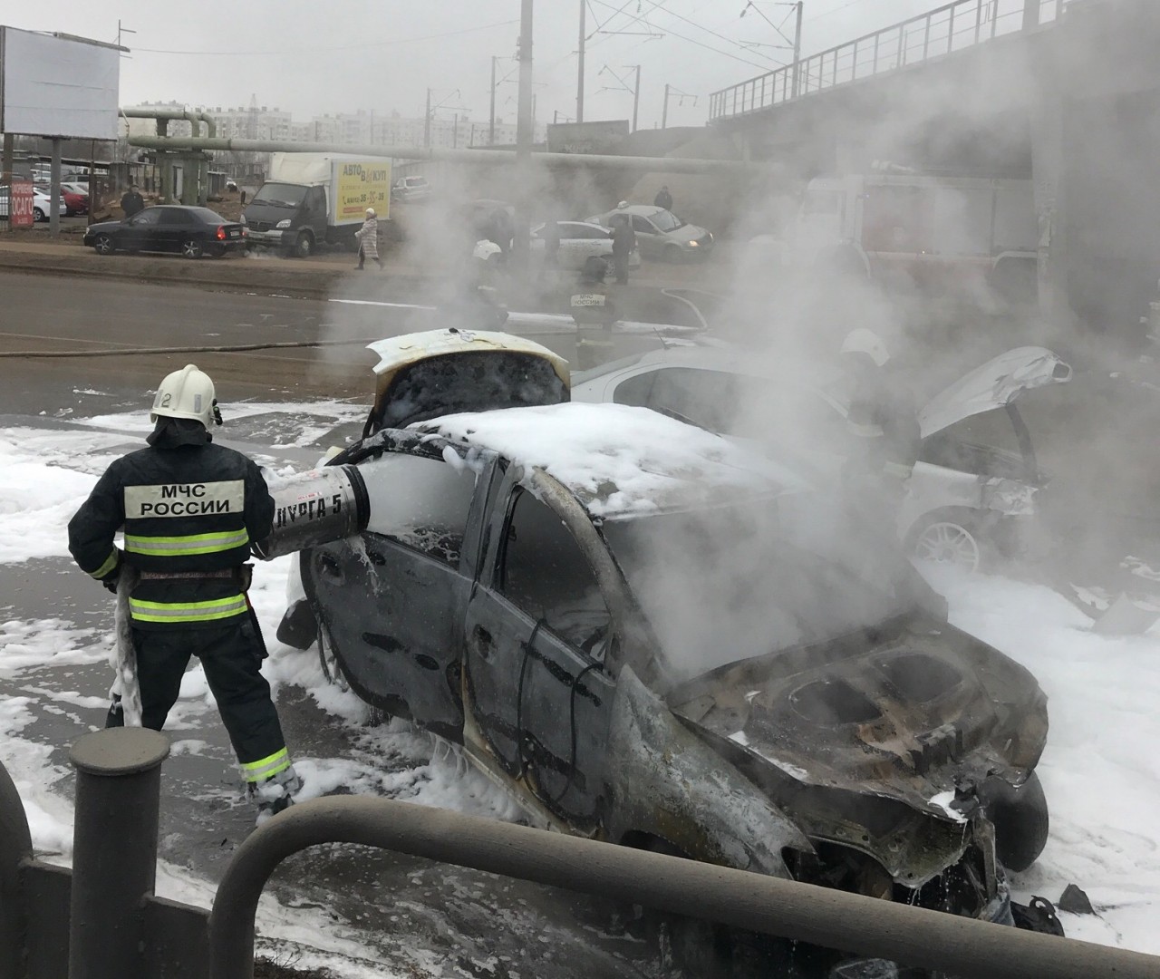 Видео: На Софьи Перовской сгорело такси | АРБУЗ