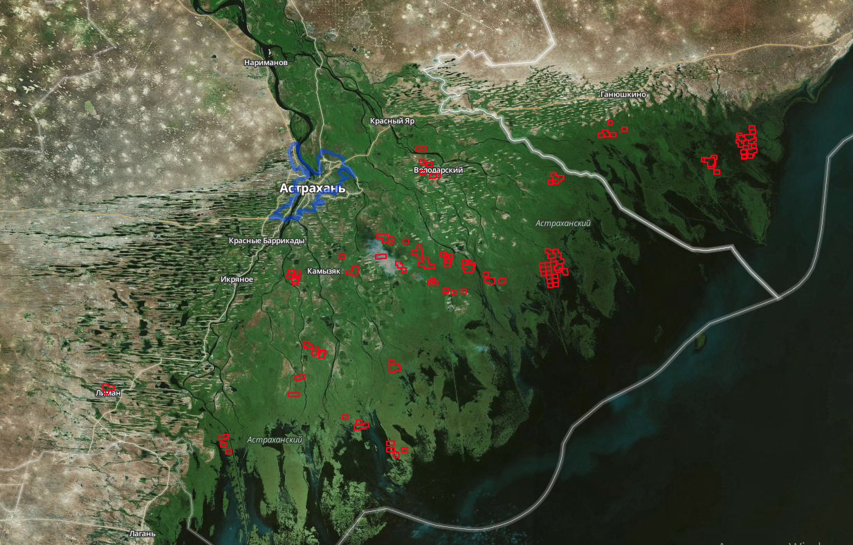 Карта спутников астраханской. Геоглифы в Астраханской области. Карта Астраханской области со спутника. Дельта Волги в огне. Геоглиф в дельте Волги.