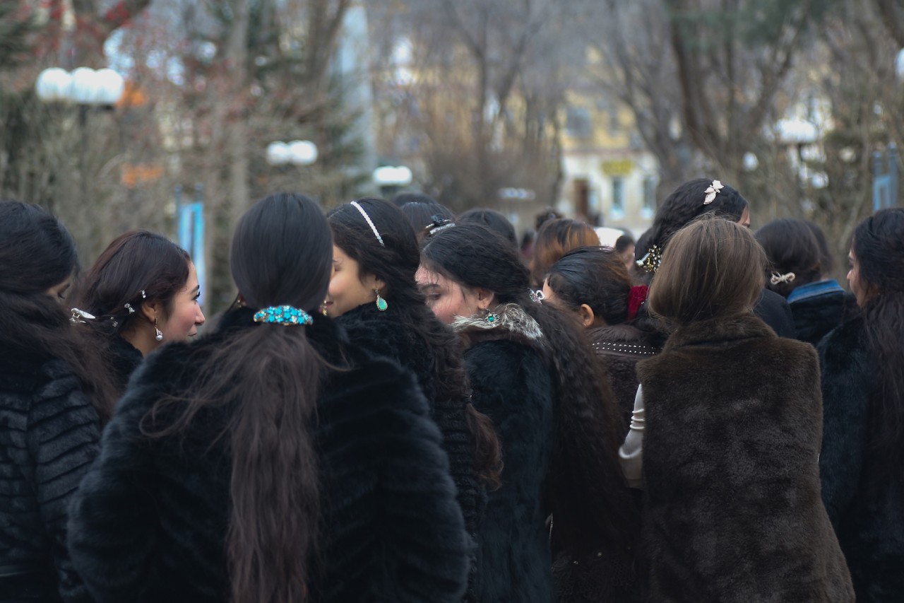 в каком возрасте цыганки выходят замуж. 2U9A3636. в каком возрасте цыганки выходят замуж фото. в каком возрасте цыганки выходят замуж-2U9A3636. картинка в каком возрасте цыганки выходят замуж. картинка 2U9A3636. Вопрос, почему цыгане рано женят своих детей, посещает каждого, кто хоть раз видел свадебные церемонии этого народа. Цыгане своеобразны, они живут по своим правилам, и даже законы «писаны не для них». Их можно выделить как «государство в государстве». в каком возрасте цыганки выходят замуж. 2U9A3636. в каком возрасте цыганки выходят замуж фото. в каком возрасте цыганки выходят замуж-2U9A3636. картинка в каком возрасте цыганки выходят замуж. картинка 2U9A3636. Вопрос, почему цыгане рано женят своих детей, посещает каждого, кто хоть раз видел свадебные церемонии этого народа. Цыгане своеобразны, они живут по своим правилам, и даже законы «писаны не для них». Их можно выделить как «государство в государстве».