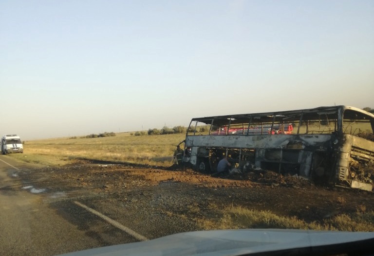 Автобус дотла сгорел по дороге в Астрахань