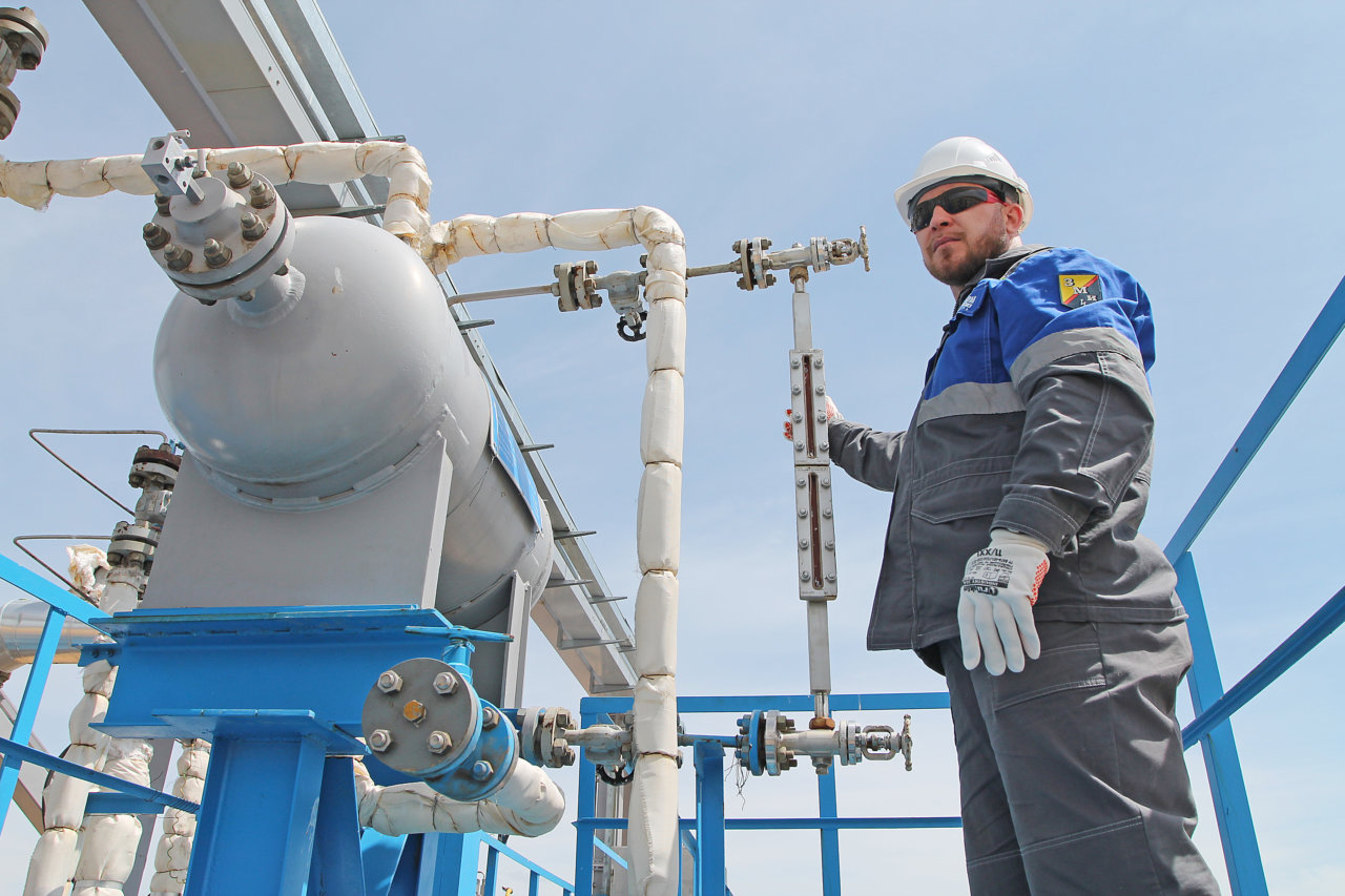 Поздравление генерального директора ООО «Газпром добыча Астрахань» с Днем работников нефтяной и газовой промышленности