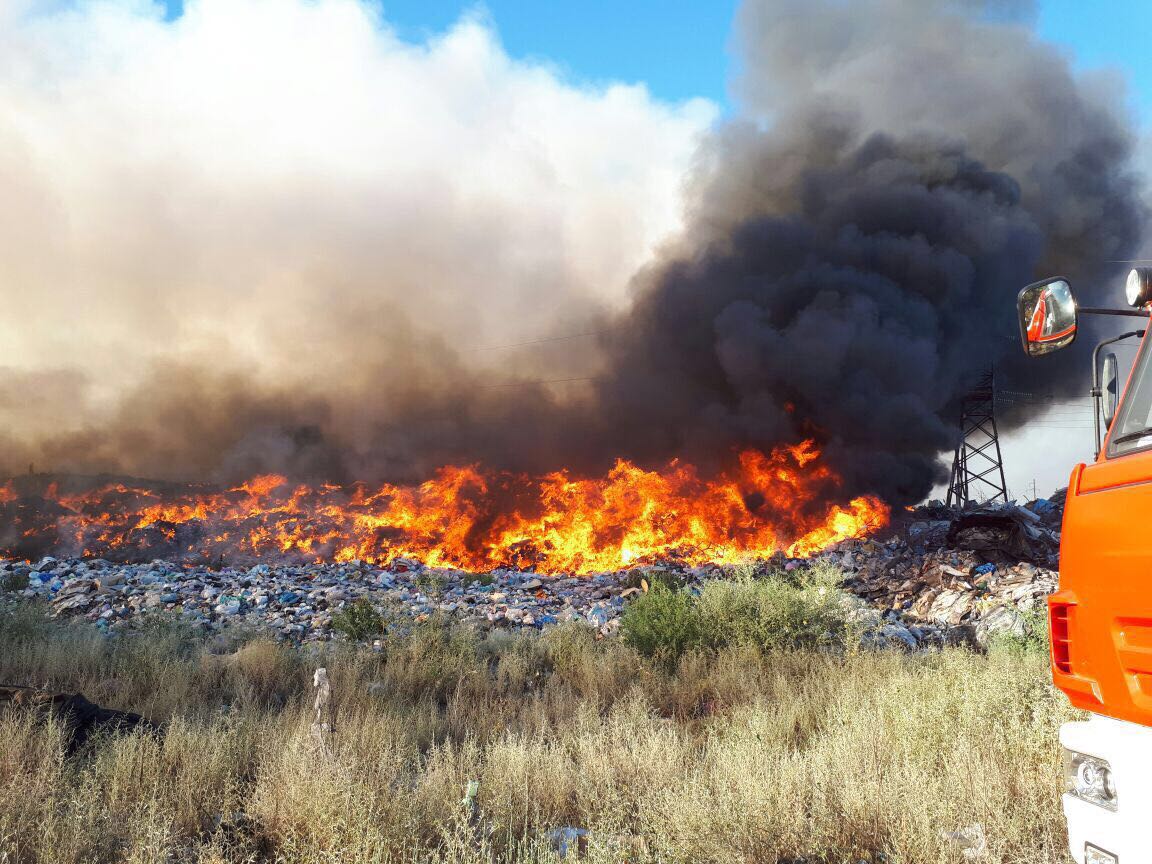 На свалке в Фунтово зафиксировано 8 очагов возгорания