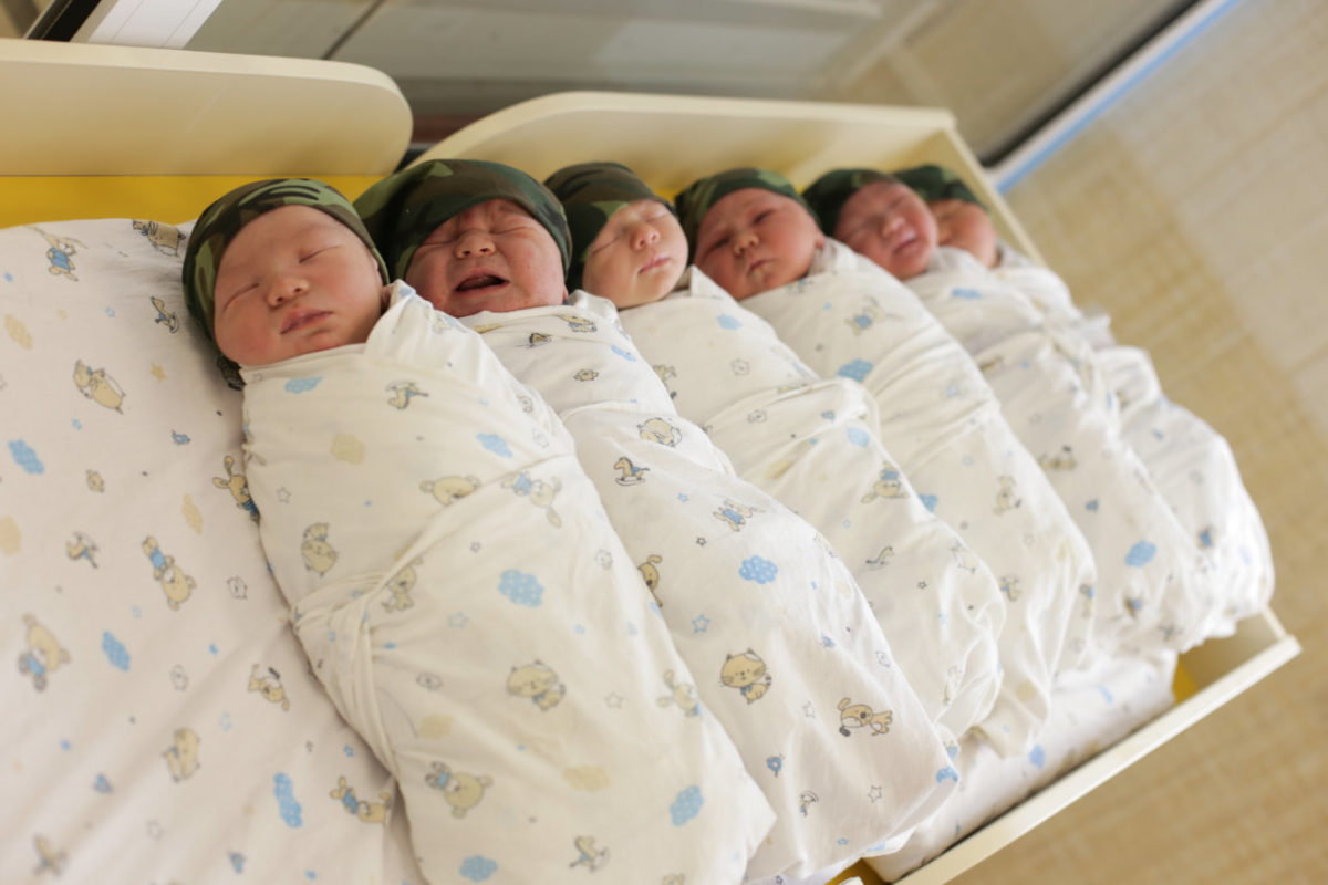 В День защитника Отечества в Астрахани родились шесть мальчиков