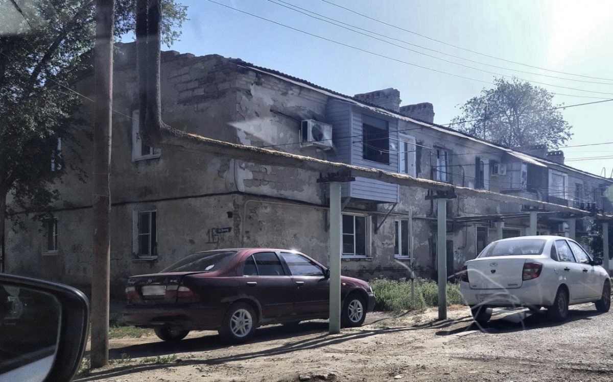 В Астраханской области приостановили расселение жильцов аварийного фонда