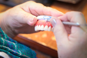 В Астрахани главврачу, которая не лечила зубы пациентам, грозит срок