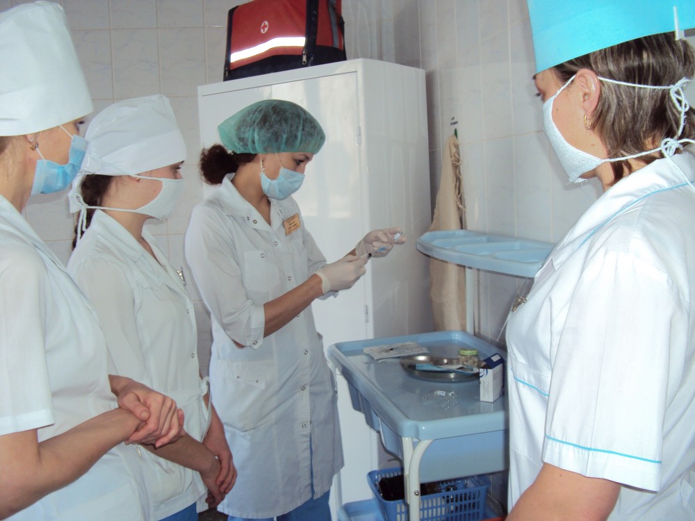 Астраханцы продолжают болеть коронавирусом