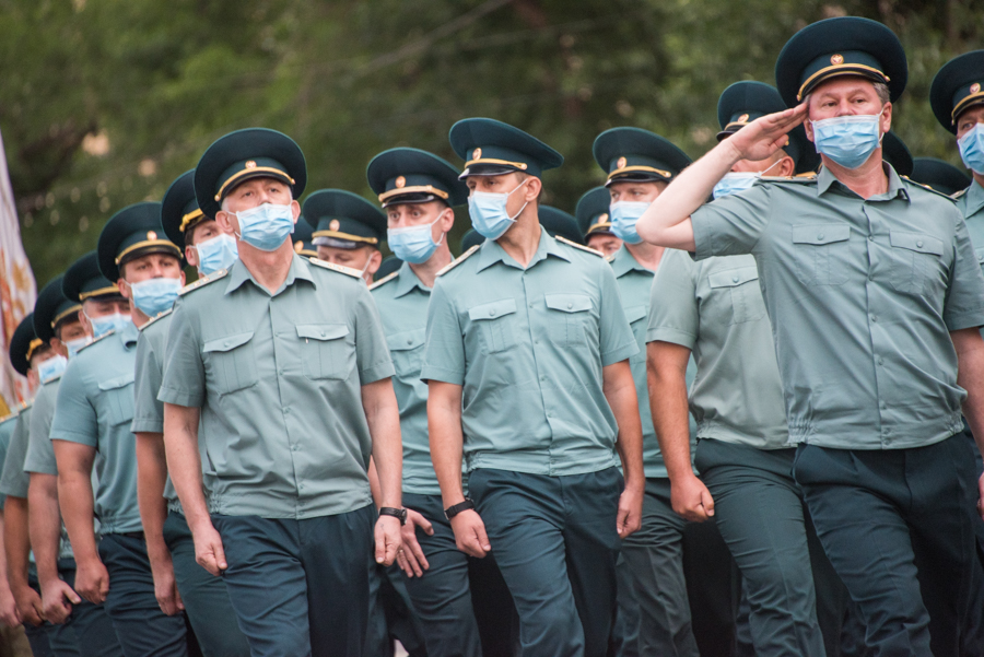 В Астрахани парад победы впервые прошел без военной техники