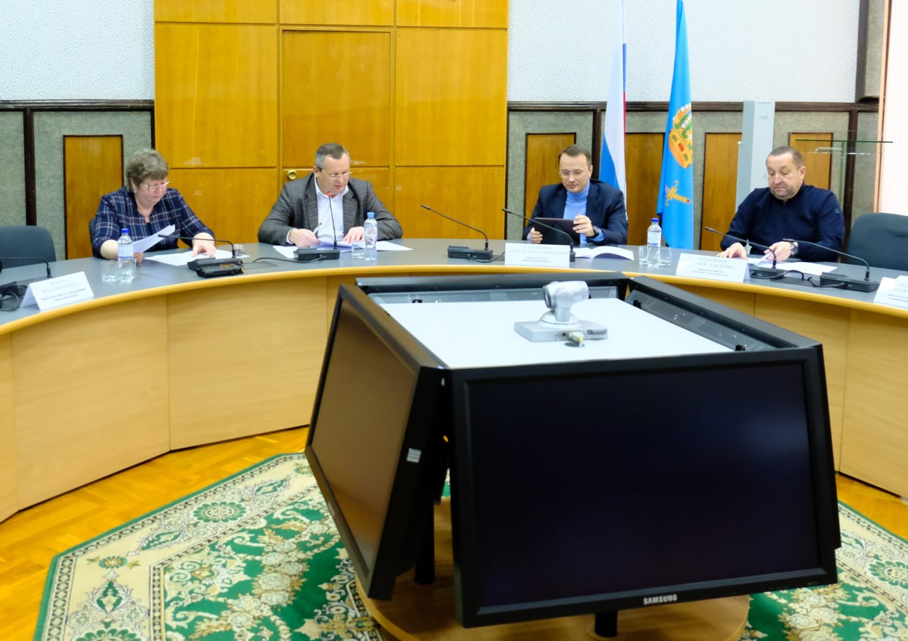 В Думе обсудили вопрос референдума о строительстве газохимического комплекса