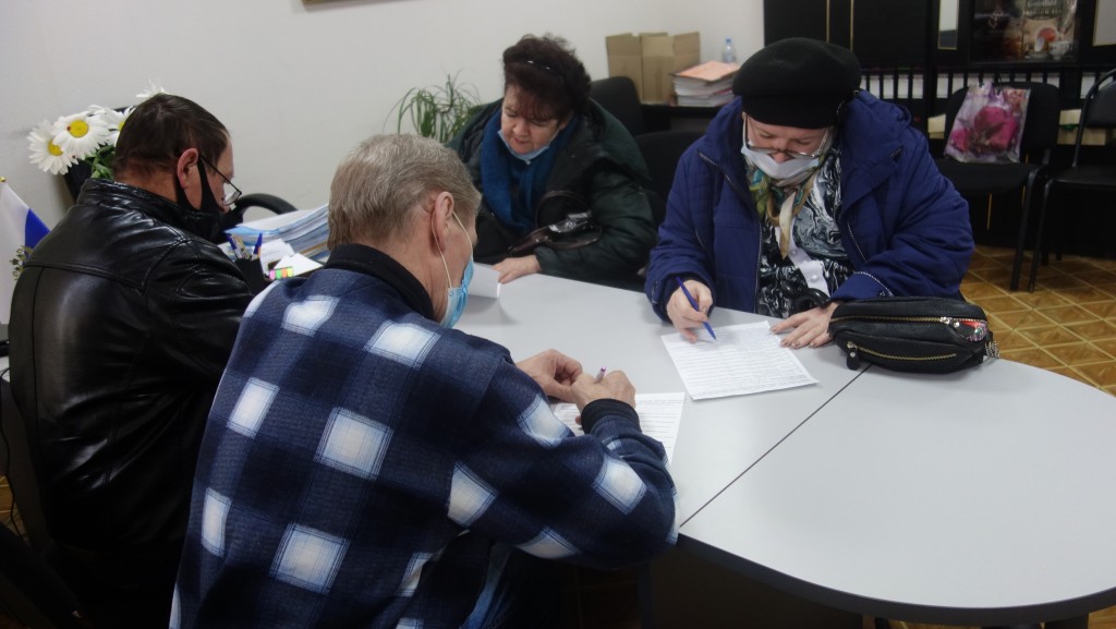 Астраханским предпенсионерам помогают обрести веру в себя