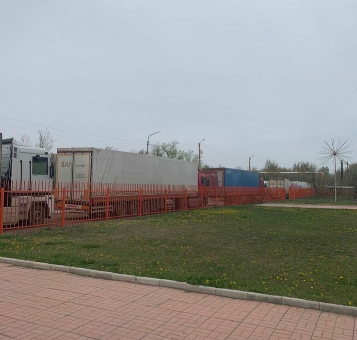Астраханские студенты требуют убрать грузовики от культурного центра АГУ