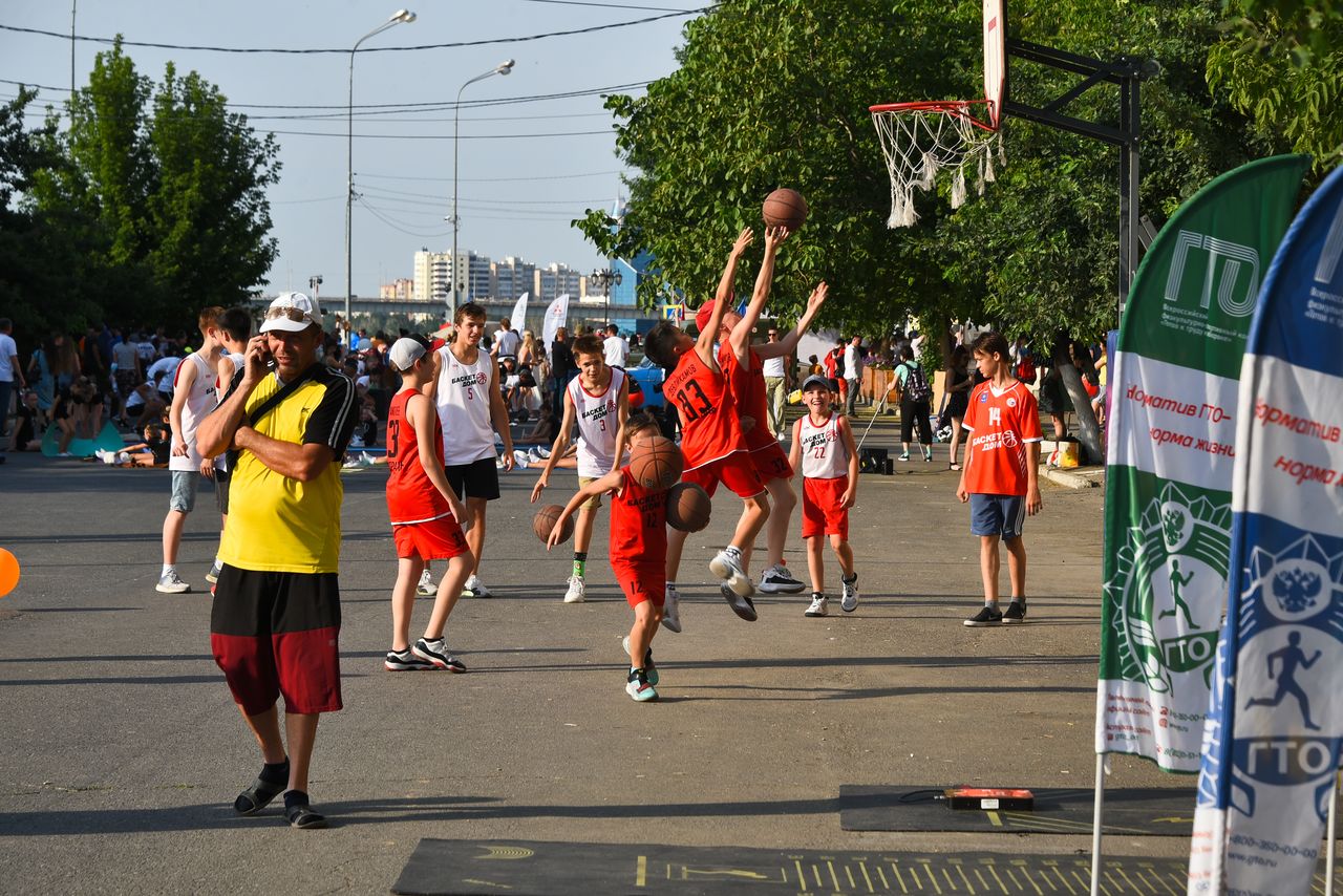 День молод 5. День молодёжи 2009. День молодежи Астрахань. Острожка день молодежи. С Глядянское день молодёжей.