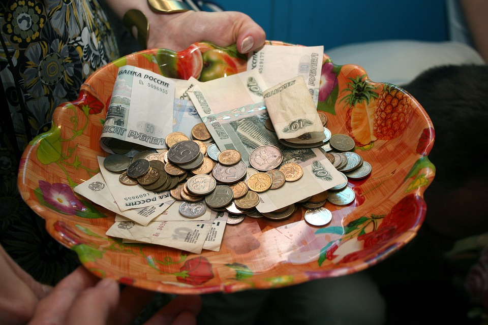Средняя зарплата астраханцев достигла 53 тысяч рублей