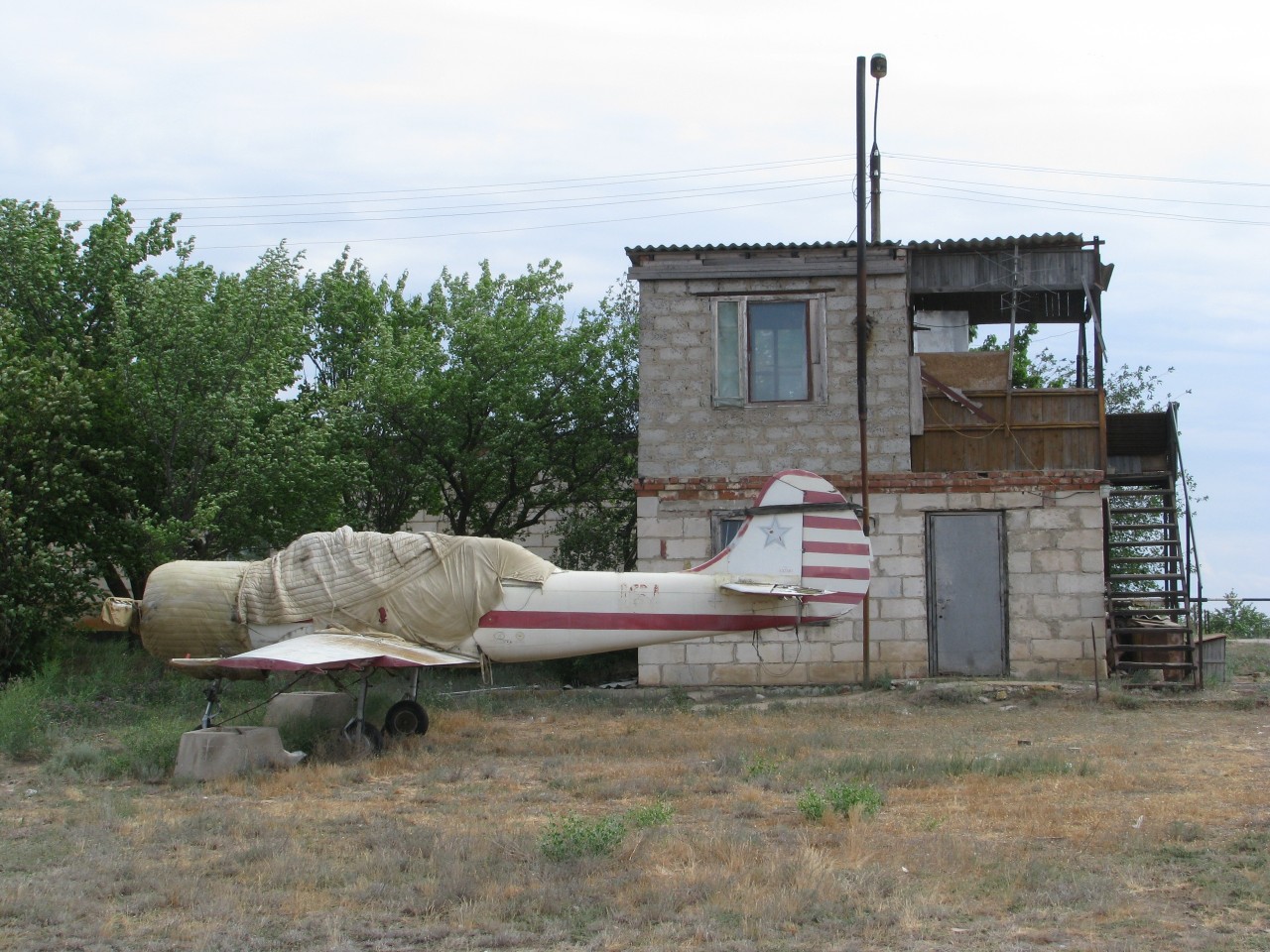 Заброшенный аэродром под Астраханью хотят возродить
