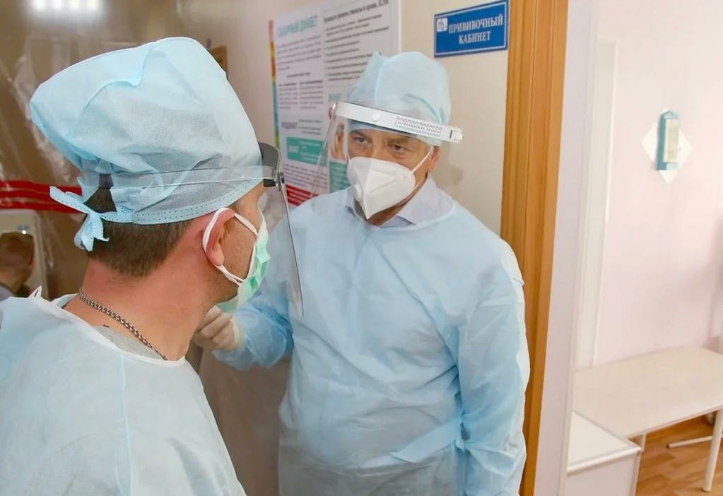 Леонид Огуль пообщался с пациентами в «красной зоне»