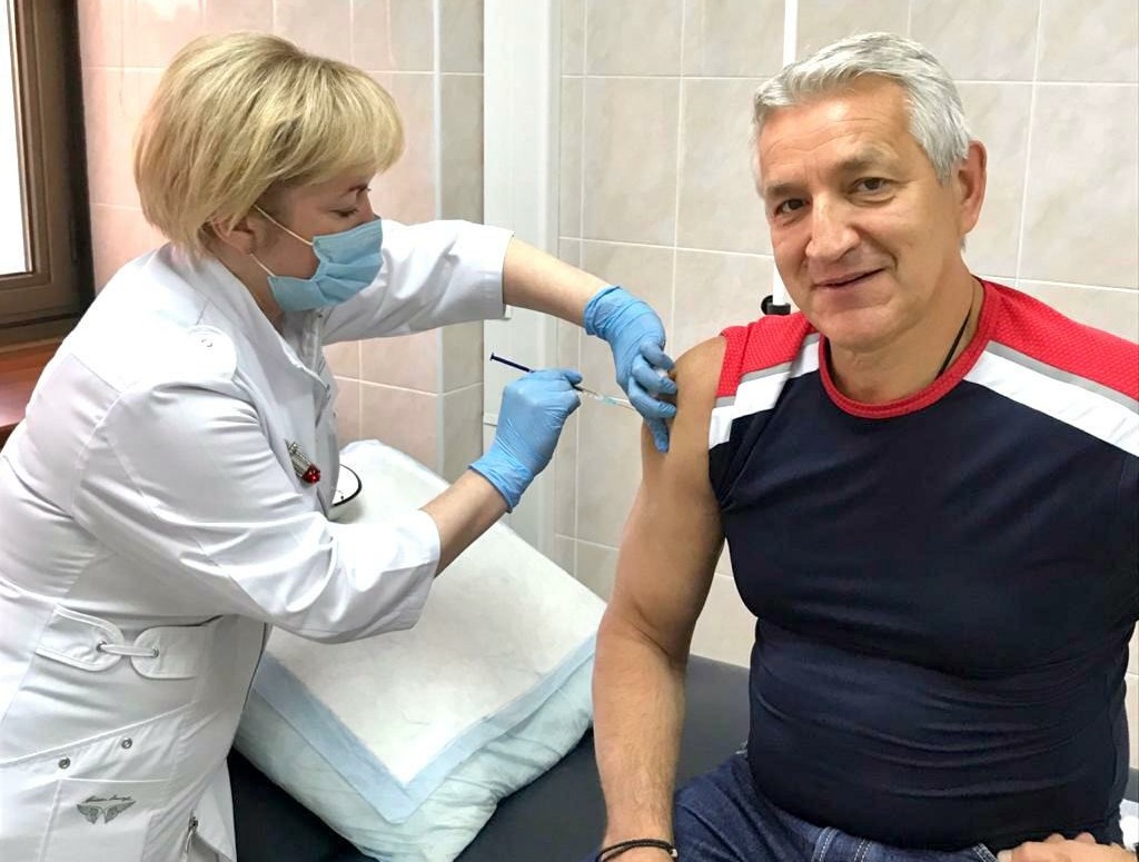 Леонид Огуль сделал прививку от коронавируса