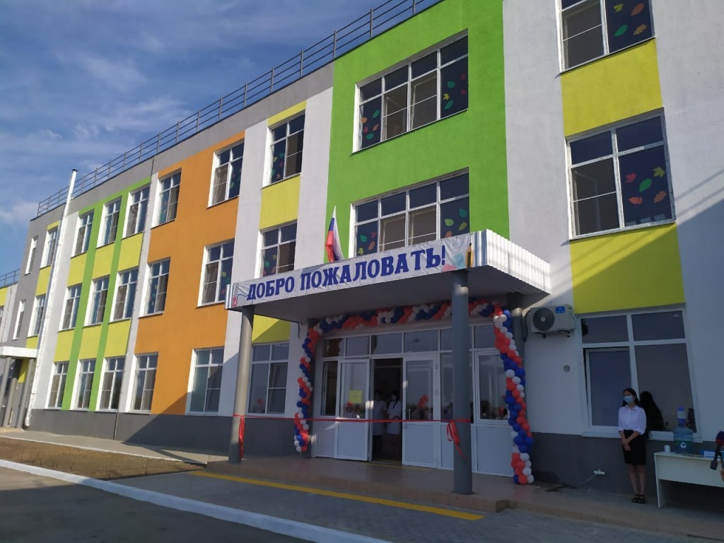 Игорь Бабушкин торжественно открыл две новые школы в День знаний