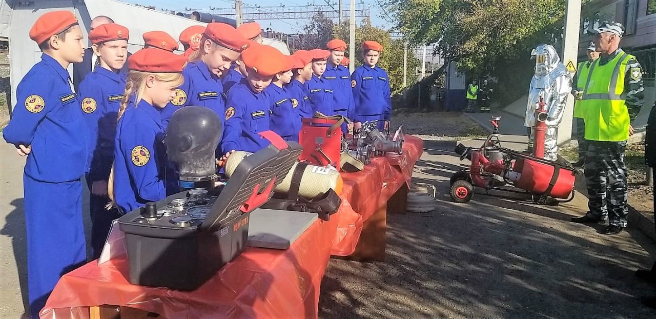 День открытых дверей провели на базе пожарного поезда станции Астрахань-2 |  АРБУЗ