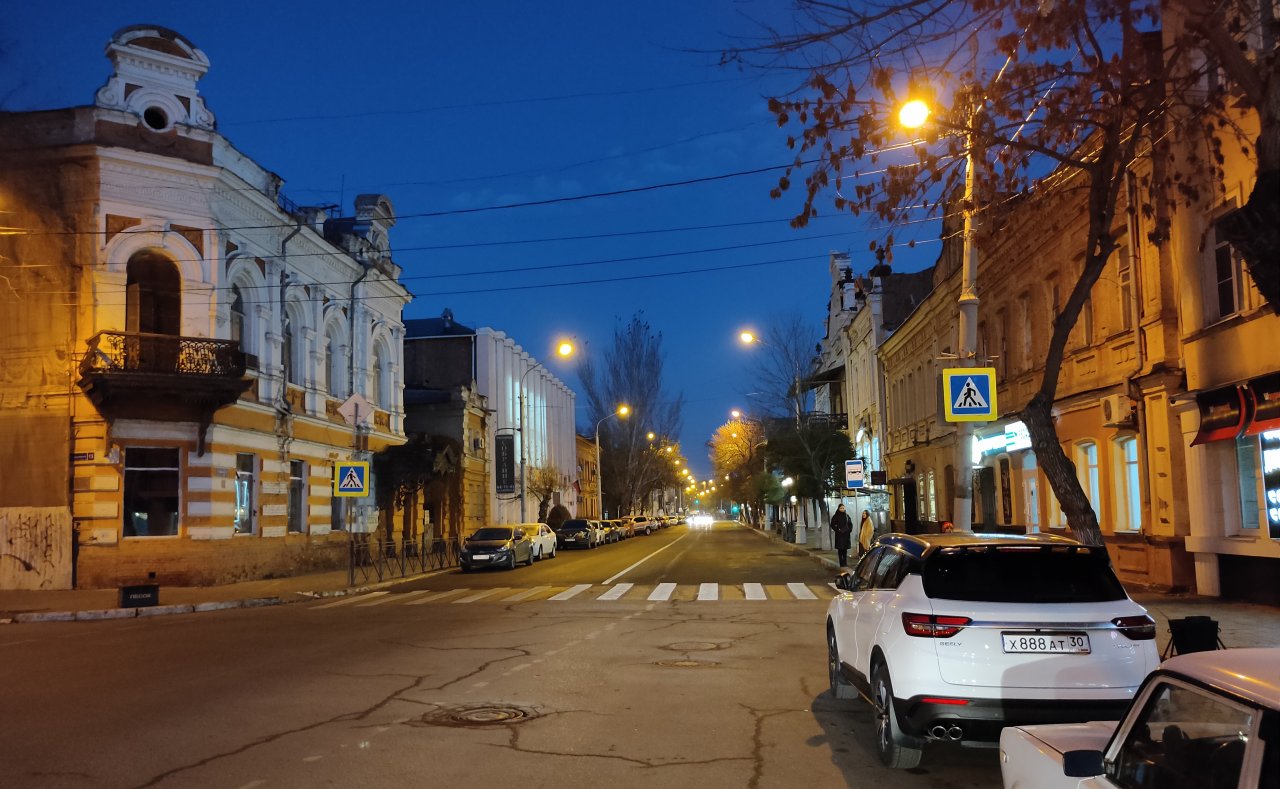 На улице Ленина в Астрахани открыли движение в обе стороны