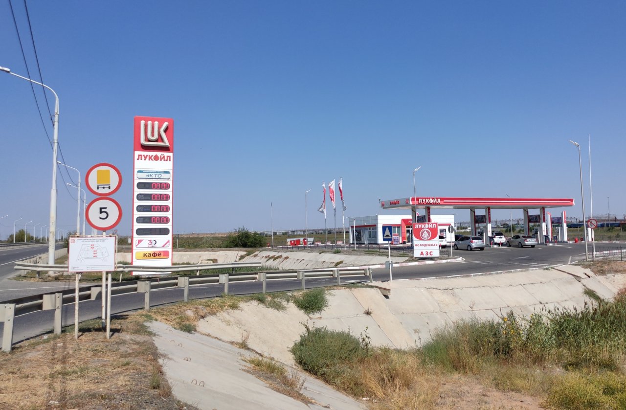 Девяносто второй бензин в Астрахани впервые стоит дороже 50 рублей