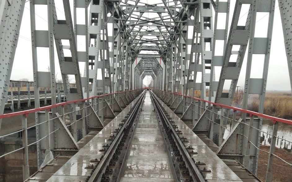 Железнодорожный мост в Астраханской области отремонтировали с применением композитных материалов