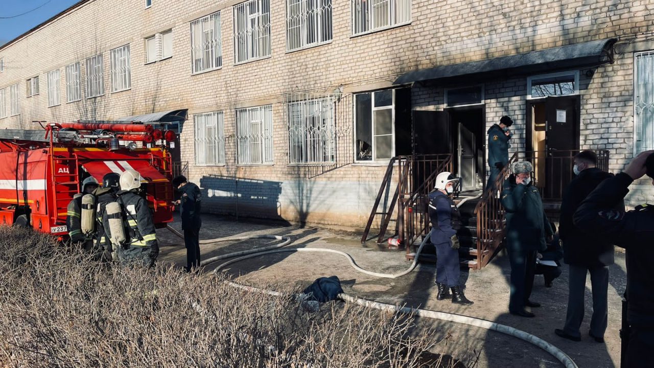 В Астрахани горит реанимация инфекционной больницы