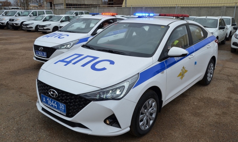 Астраханские инспекторы ДПС получили новые Hyundai Solaris