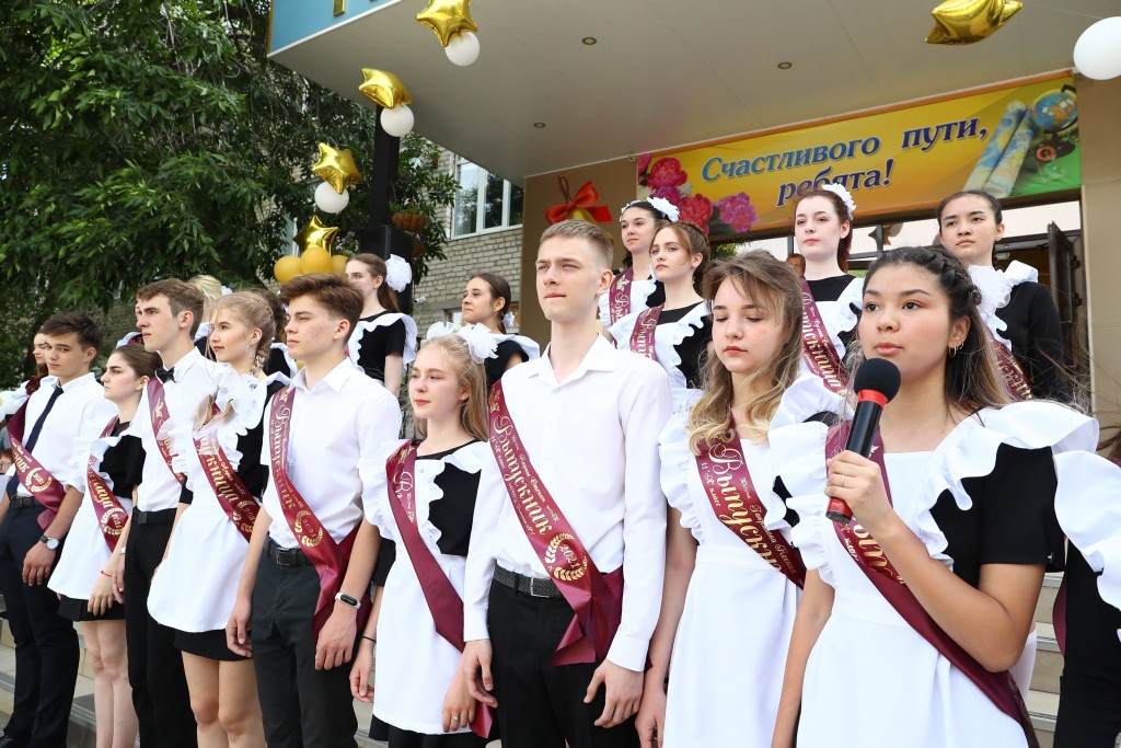 Астраханских выпускников хотят удерживать в родном регионе