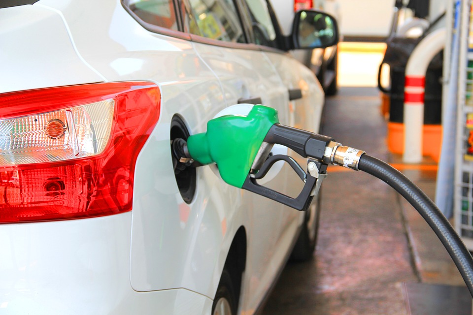 «Открытие Авто»: большинство российских автомобилистов предпочтут бензин и электричество газу