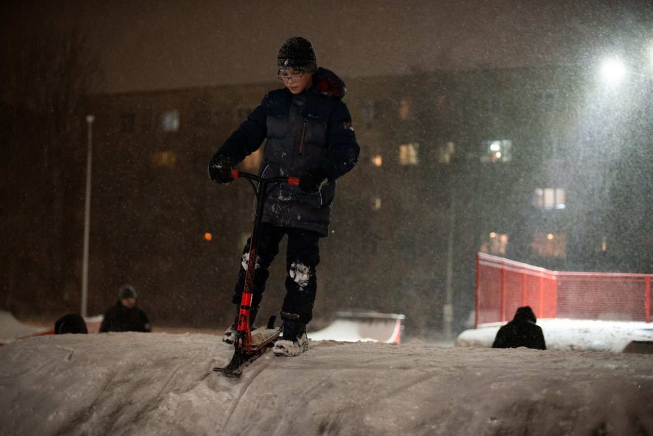 Как выглядела снежная ночь в Астрахани: фоторепортаж для тех, кто провел ее дома
